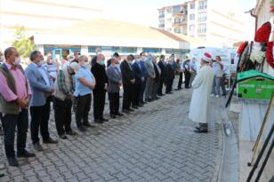 KIRŞEHİR EMNİYET MÜDÜRÜ’NÜN BABASI EKREM TÜRESİN SON YOLCULUĞUNA UĞURLANDI
