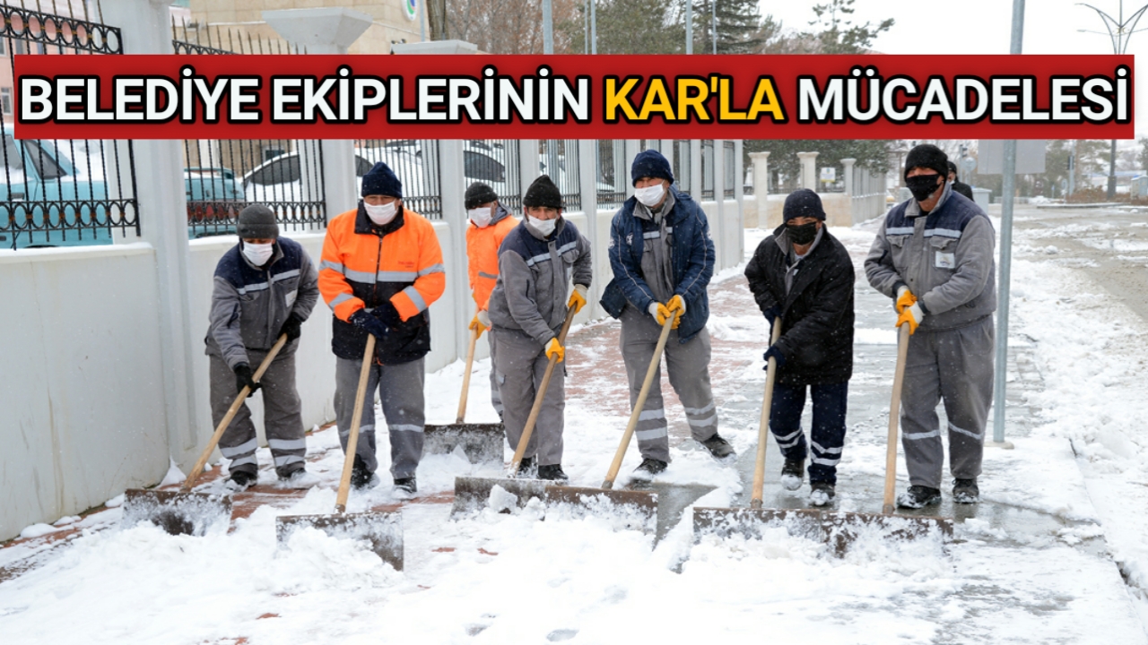 Kırşehir Belediyesi’ne bağlı ekipler ilimizde dün geceden beri etkili olan