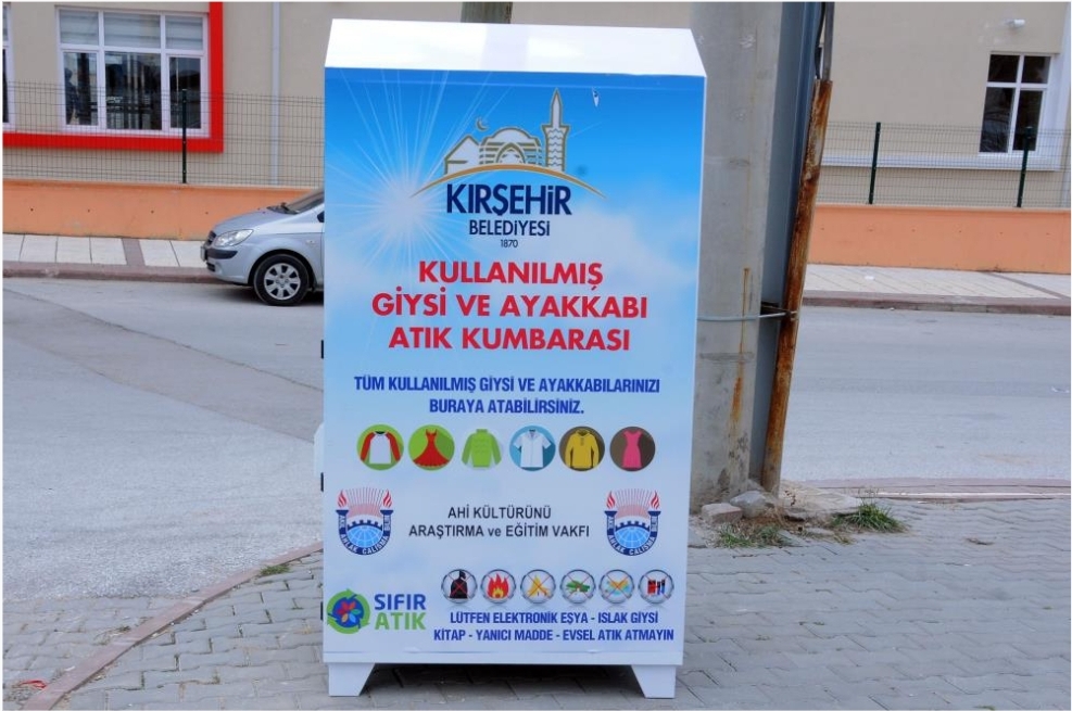 Kırşehir Belediyesi tarafından kıyafet ve ayakkabıda geri dönüşüm uygulaması başlatıldı.