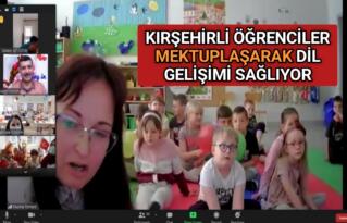 ÖĞRENCİLER MEKTUPLAŞARAK DİL GELİŞİMİ SAĞLIYOR