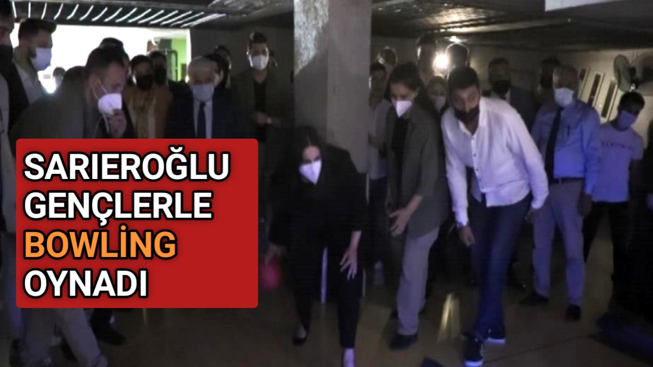 SARIEROĞLU KIRŞEHİR’DE GENÇLERLE BOWLİNG OYNADI