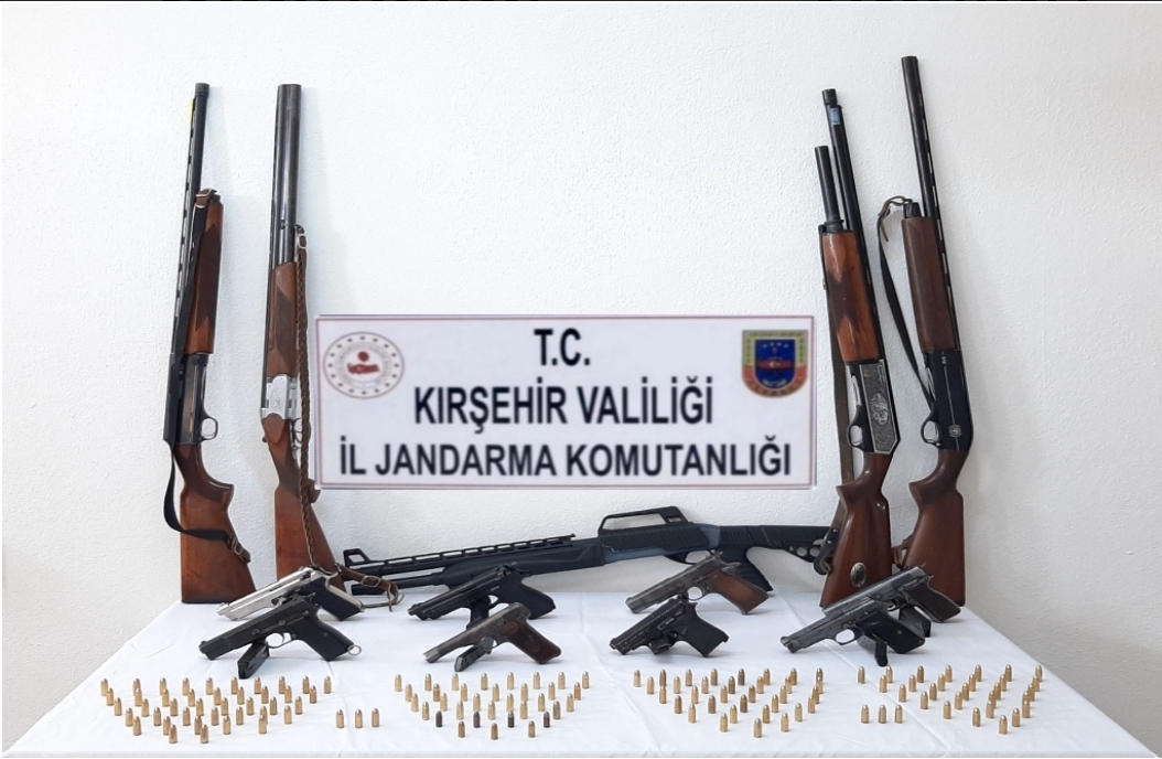 KIRŞEHİR’DE SİLAH KAÇAKÇILARINA DARBE