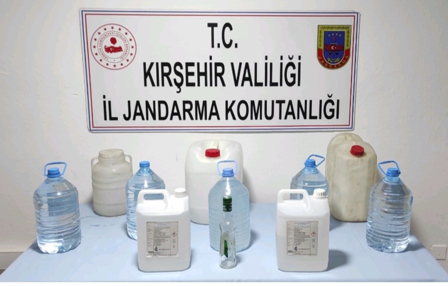 KIRŞEHİR’DE 55 LİTRE SAHTE ALKOL ELE GEÇİRİLDİ