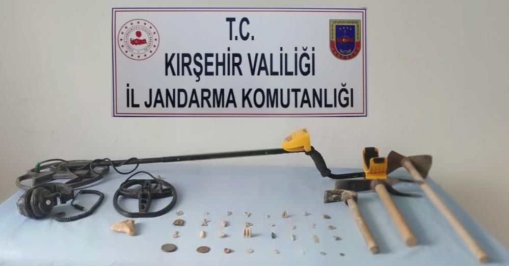 KAZI YAPARKEN SUÇÜSTÜ YAKALANDI