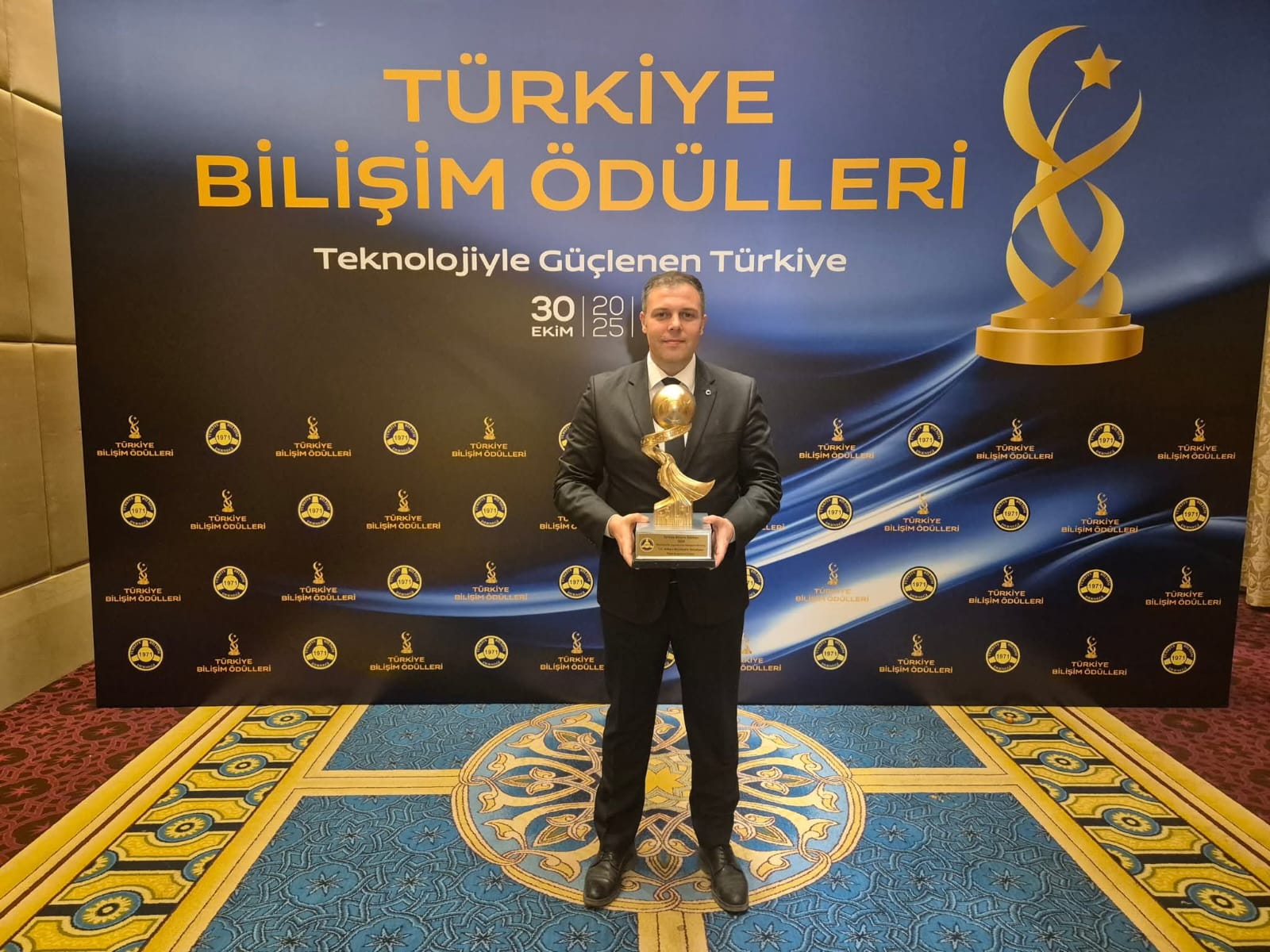 KIRŞEHİRLİ GENÇ YAZILIMCI TÜRKİYE BİLİŞİM ÖDÜLLERİ’NDE 102 PROJE ARASINDA 1. OLDU